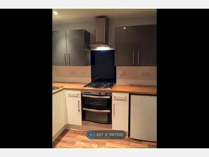2 Bedroom Terraced House To Rent In Cambridge Street, Reading, RG1