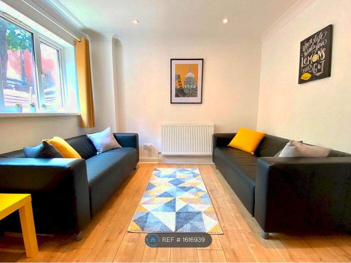 7 Bedroom End Of Terrace House To Rent In Spear Road, Southampton, SO14