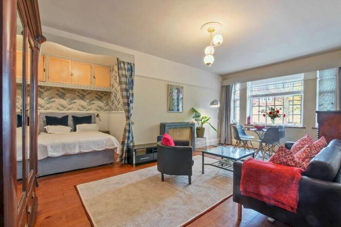 1 Bedroom Flat To Rent In Howitt Road, Belsize Park, Belsize Park, NW3