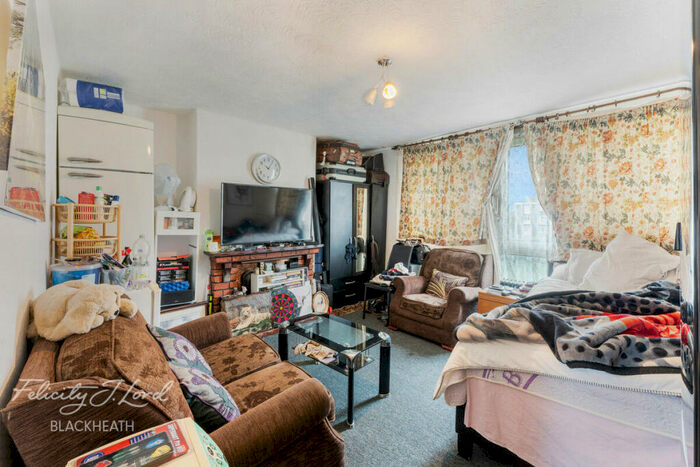 2 Bedroom Flat For Sale In Invermore Place, London, SE18