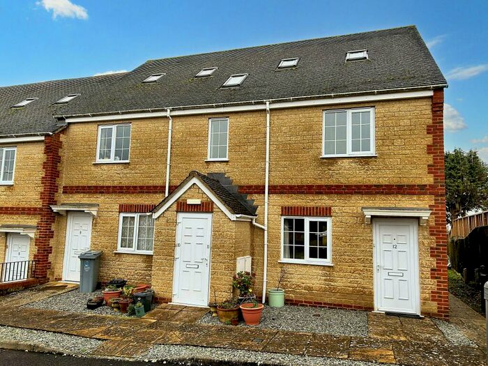 1 Bedroom Apartment To Rent In Wroslyn Road, Witney, Oxfordshire, OX29