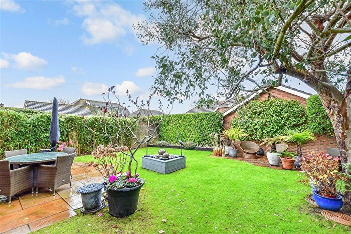 4 Bedroom Detached House For Sale In Victoria Road, Hayling Island, Hampshire, PO11