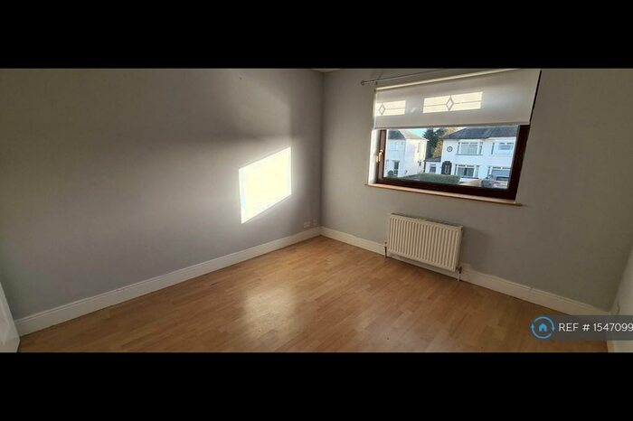 5 Bedroom Semi-Detached House To Rent In Penilee Road, Paisley, PA1