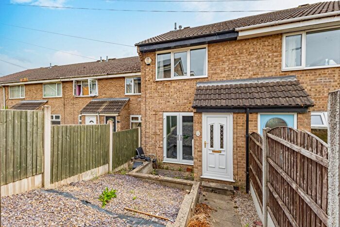 2 Bedroom Town House For Sale In Chaucer Avenue Stanley, Wakefield, WF3