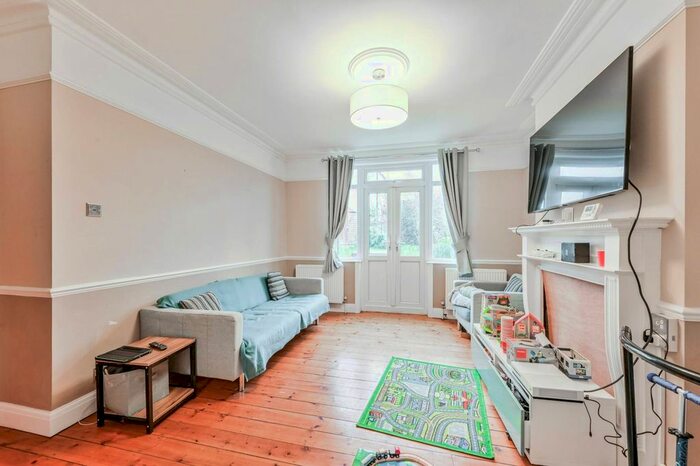 4 Bedroom Terraced House To Rent In High Road, East Finchley, London, N2