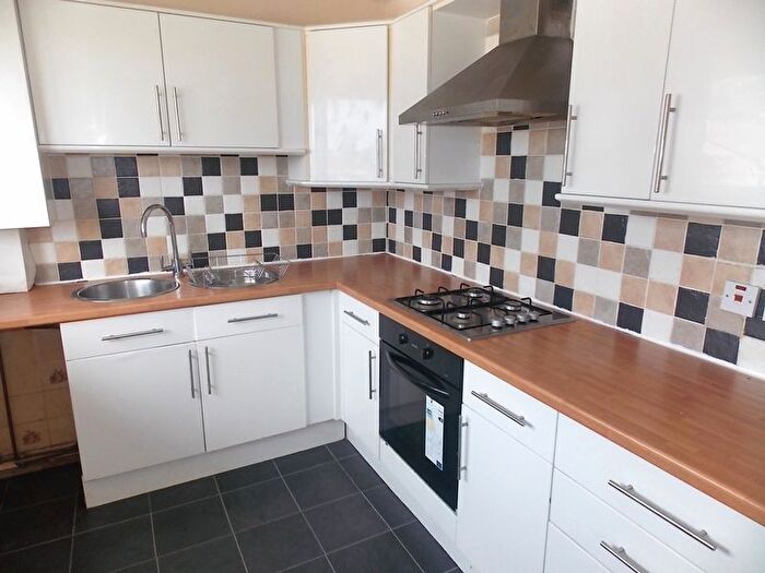 2 Bedroom Flat To Rent In Ashbourne Avenue, Aspull, Wigan, WN2