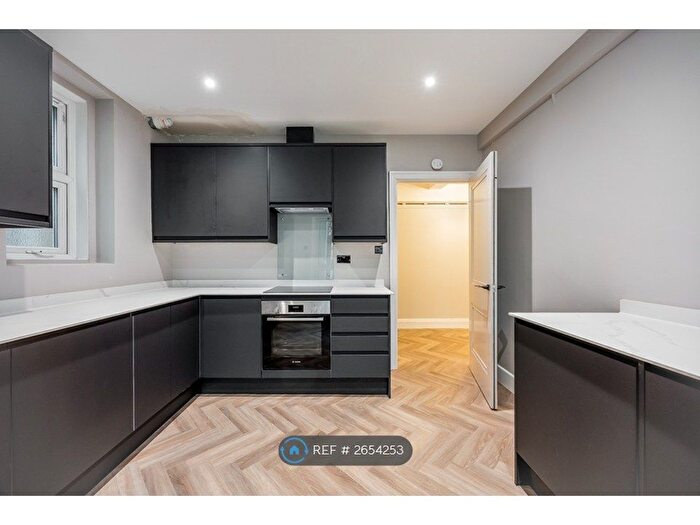 4 Bedroom Flat To Rent In Richmond Chambers, Bournemouth, BH2