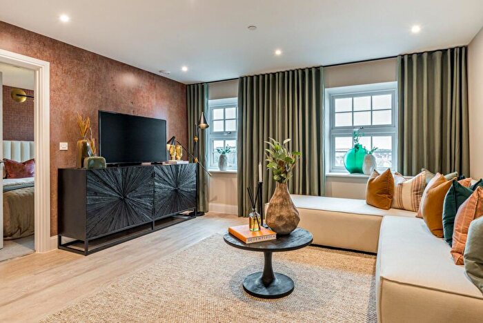 2 Bedroom Flat For Sale In Horlicks Quarter, Slough, SL1