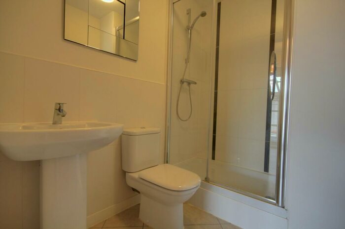 2 Bedroom Apartment To Rent In , Watlington Street, Reading, Berkshire, RG1