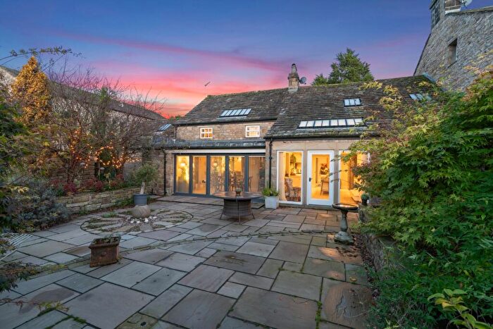 4 Bedroom Village House For Sale In Manor Barn, Wennington, Lancaster, LA2