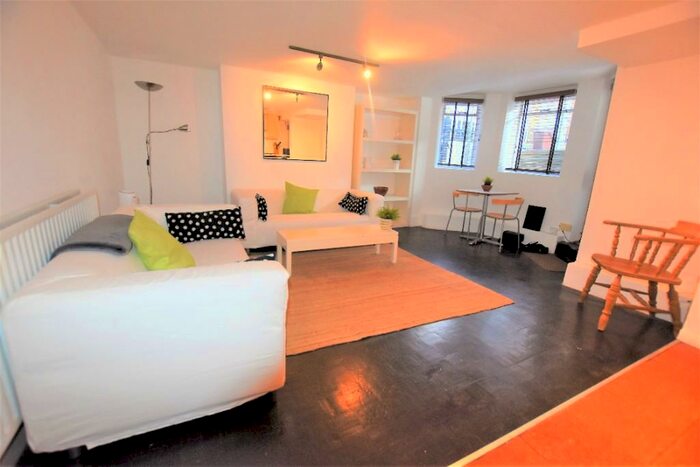 1 Bedroom Flat To Rent In Northolme Road, London, N5