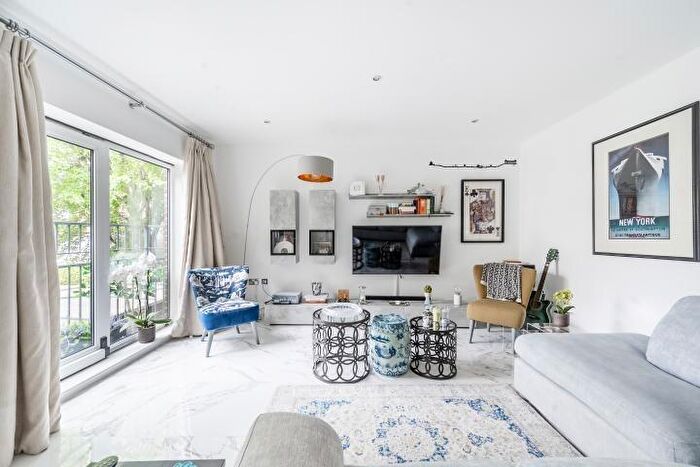 2 Bedroom Flat For Sale In Drayton Gardens, London, SW10