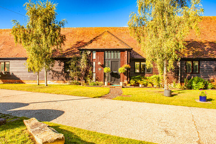 4 Bedroom Character Property To Rent In Wheatfield Barn, West Ilsley, RG20