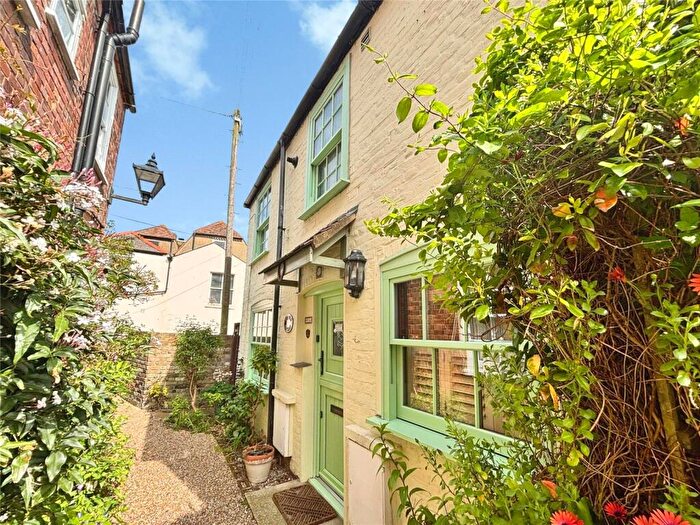 2 Bedroom Detached House For Sale In George Alley, Deal, Kent, CT14