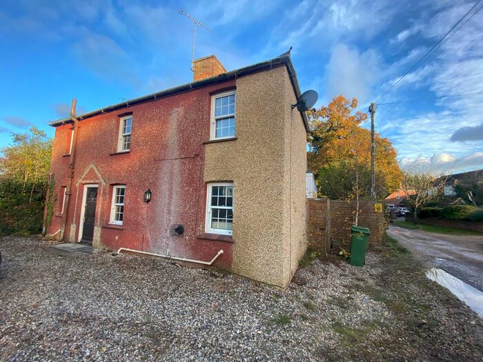 2 Bedroom Detached House To Rent In Warren Road, Newbury, RG14