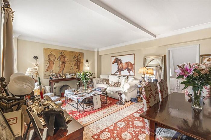 1 Bedroom Apartment For Sale In Donovan Court, Drayton Gardens, London, SW10