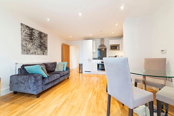 2 Bedroom Flat To Rent In Empire Reach, London, SE10