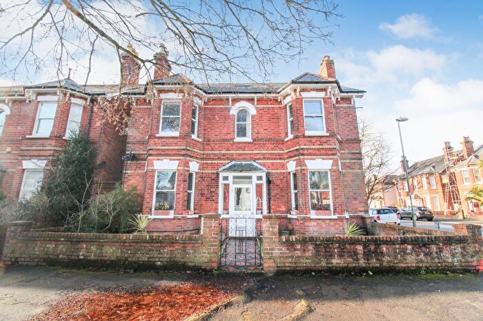 2 Bedroom Flat For Sale In Osborne Road, Farnborough, GU14