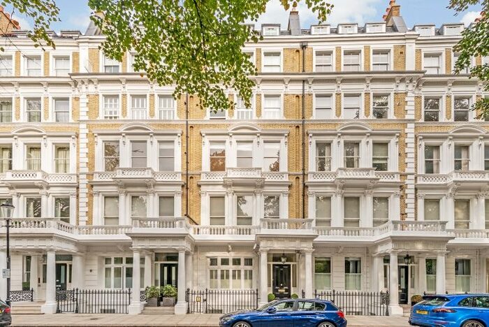 2 Bedroom Flat To Rent In Courtfield Gardens, London, SW5