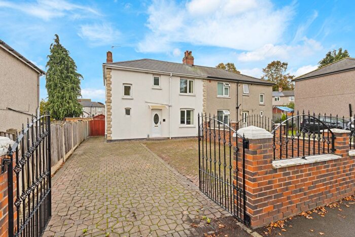 3 Bedroom Semi-Detached House For Sale In Duke Of York Avenue, Wakefield, WF2