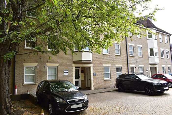 1 Bedroom Flat For Sale In Cathedral Walk, City Centre, Chelmsford, CM1