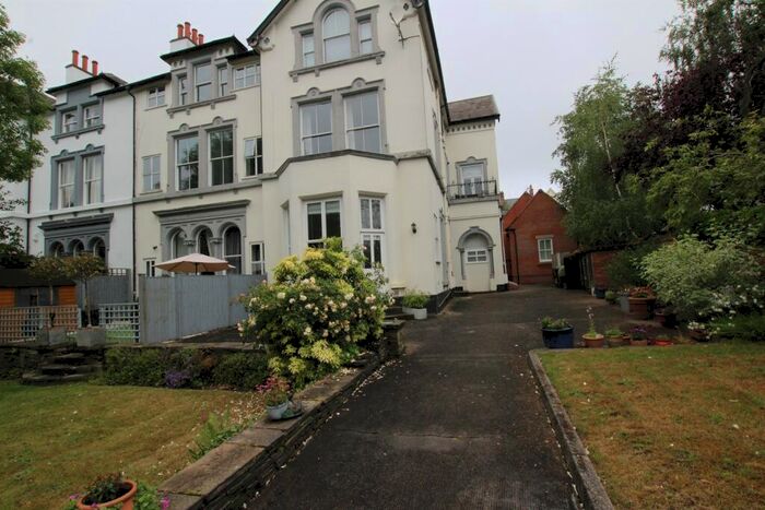 1 Bedroom Apartment To Rent In Pelham Crescent, NG7