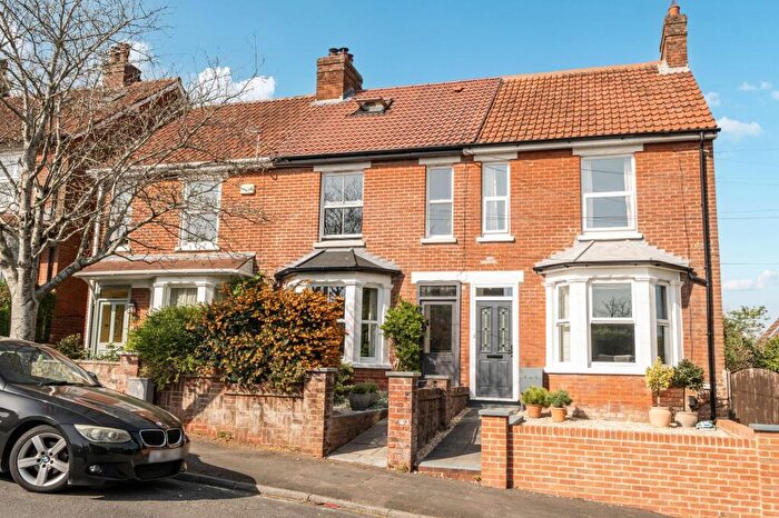 3 Bedroom Terraced House For Sale In Bouverie Avenue, Salisbury, SP2