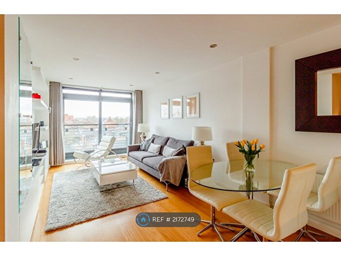 2 Bedroom Flat To Rent In Larden Road, London, W3