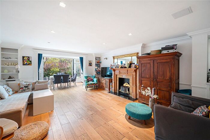 3 Bedroom Terraced House For Sale In Maltings Place, Fulham, London, SW6