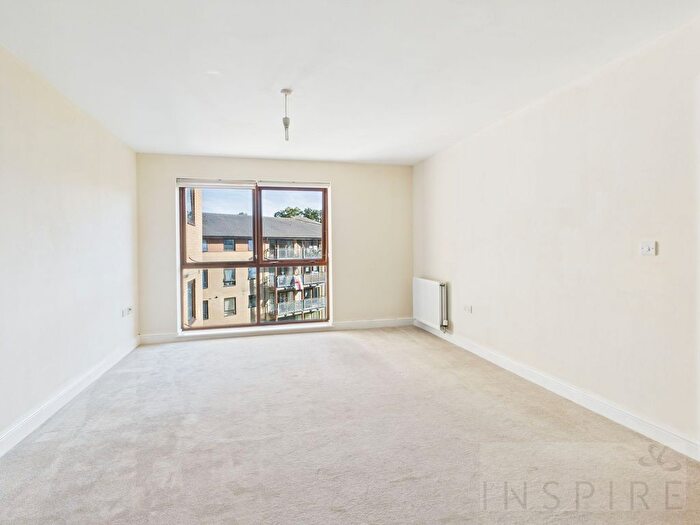2 Bedroom Flat To Rent In Commonwealth Drive, Nokes Court, RH10