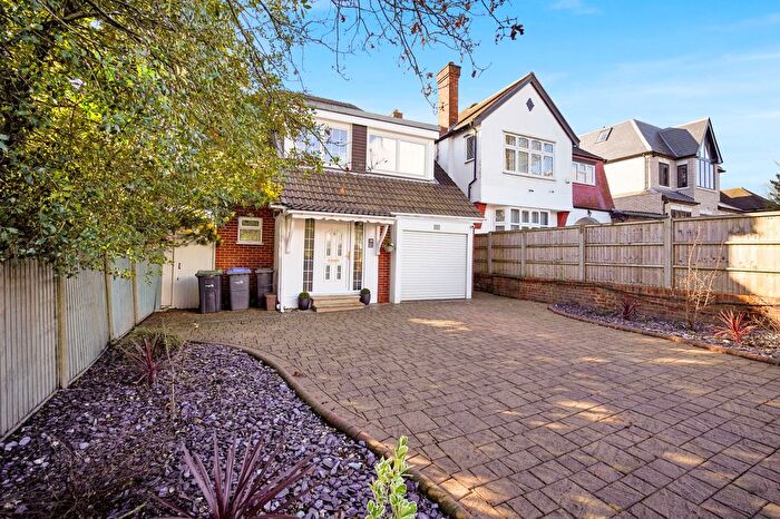 4 Bedroom Detached House For Sale In Eversley Park Road, London, N21