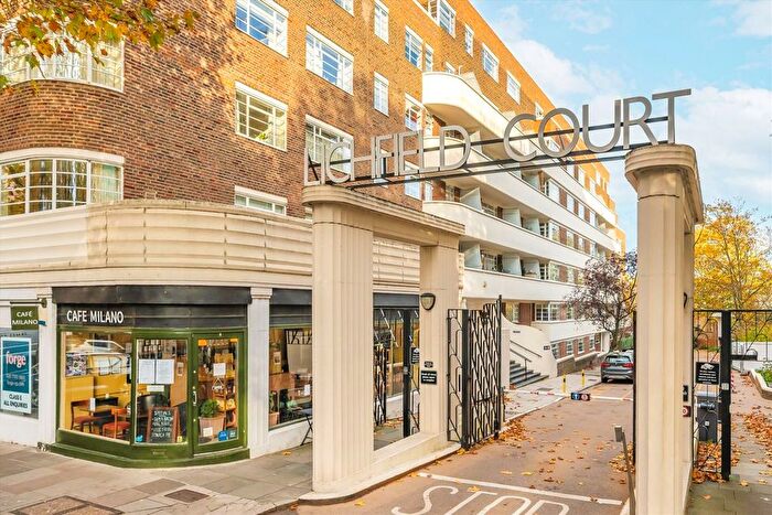 3 Bedroom Flat For Sale In Sheen Road, Richmond, TW9