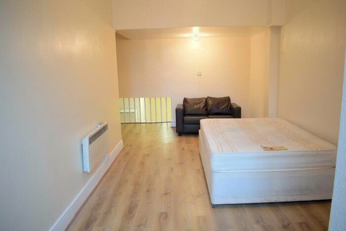 1 Bedroom Flat To Rent In New Cross Road, London, SE14