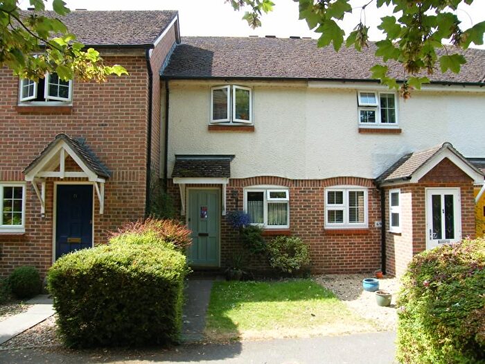 2 Bedroom Property To Rent In Oakwood Close, Midhurst, GU29