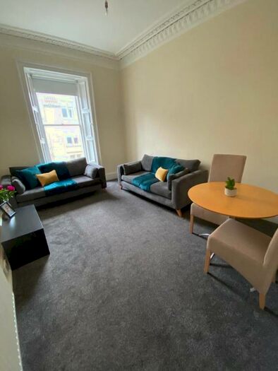 4 Bedroom Flat To Rent In Morningside Road, Morningside, Edinburgh, EH10