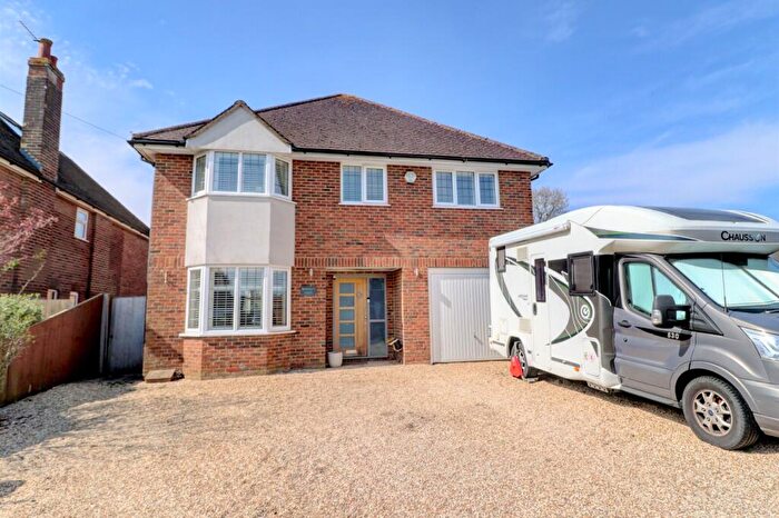 4 Bedroom Detached House For Sale In Rushmoor Avenue, Hazlemere, High Wycombe, Buckinghamshire, HP15