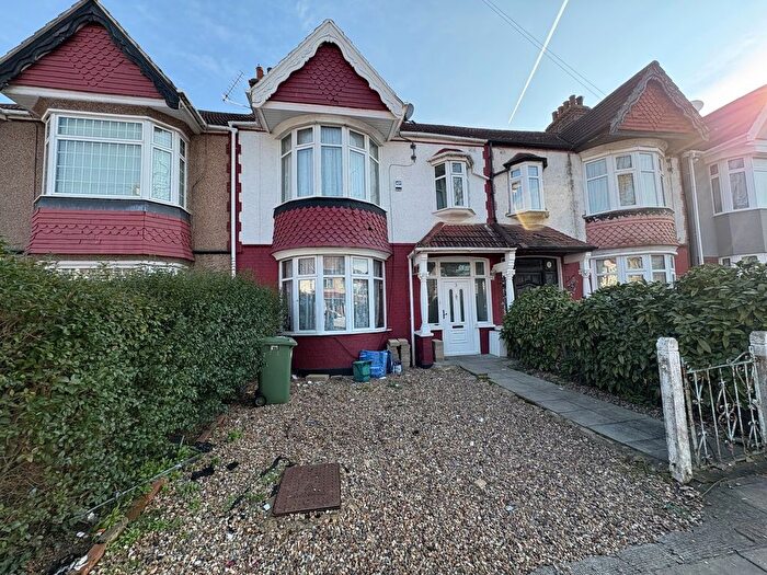 5 Bedroom Terraced House To Rent In Thurlby Road, Wembley, Greater London, HA0