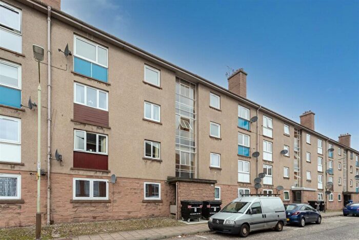 2 Bedroom Flat To Rent In Stormont Street, Perth, PH1