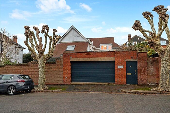 3 Bedroom Detached House For Sale In Parkside Gardens, London, SW19