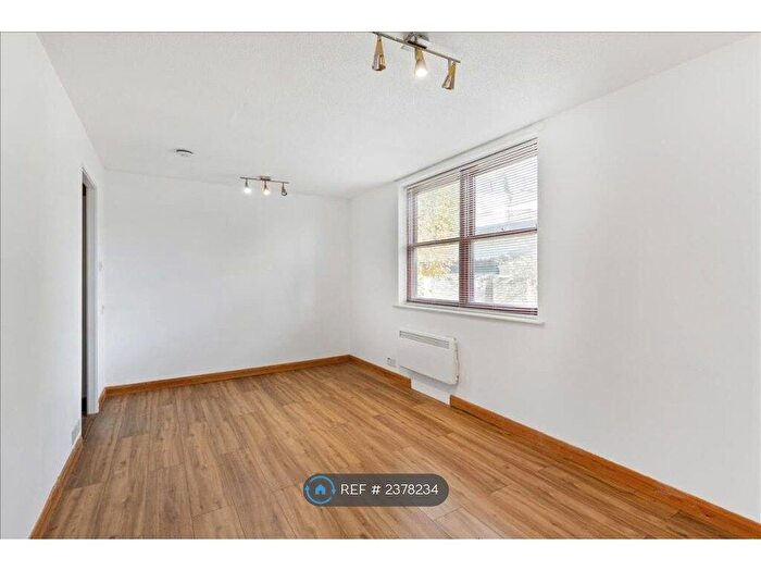 Studio To Rent In Spencer Mews, London, W6