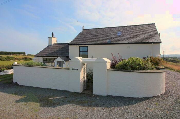 4 Bedroom Detached House For Sale In Burwen, Amlwch, LL68