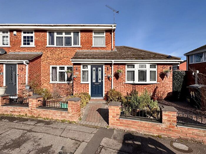 4 Bedroom End Of Terrace House For Sale In Primula Way, Springfield, Chelmsford, CM1