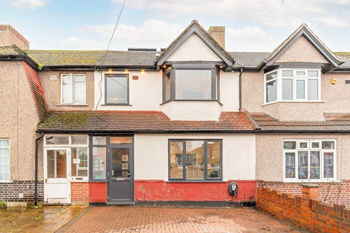 4 Bedroom Terraced House For Sale In Sherwood Park Road, Mitcham, CR4