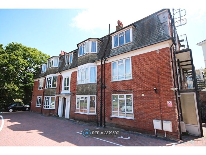 3 Bedroom Flat To Rent In Exeter Park Mansions, Bournemouth, BH2