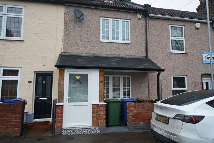 4 Bedroom Terraced House To Rent In William Street, Grays, RM17