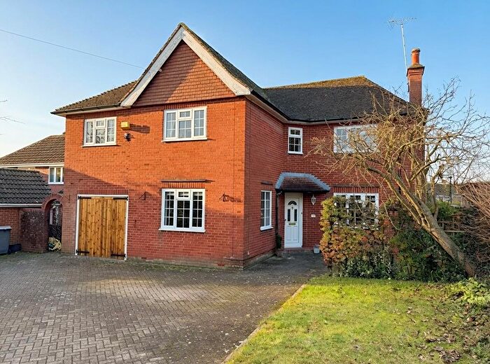 4 Bedroom Detached House For Sale In Pyle Hill, Newbury, RG14