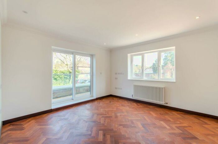 2 Bedroom Flat To Rent In West End Lane, Pinner, HA5