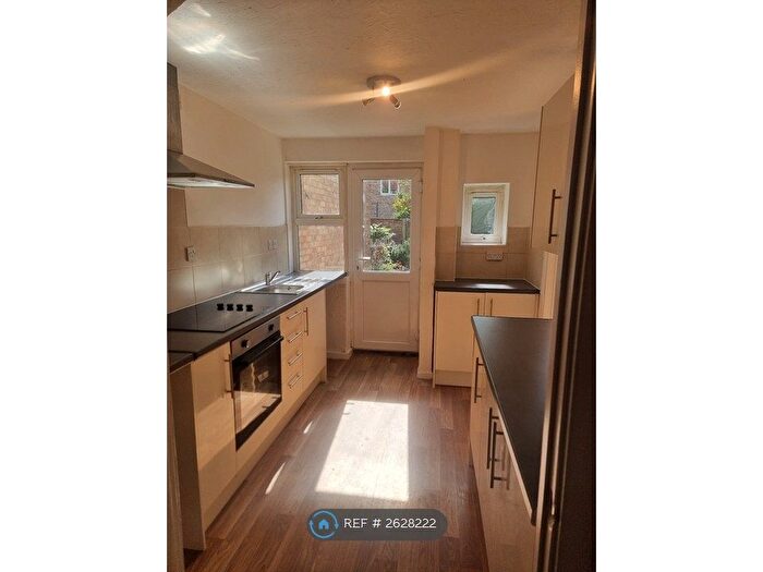 3 Bedroom Semi-detached House To Rent In Edinburgh Road, Stamford, PE9