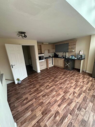 4 Bedroom Town House To Rent In Cinnamon Close, Northenden, M22