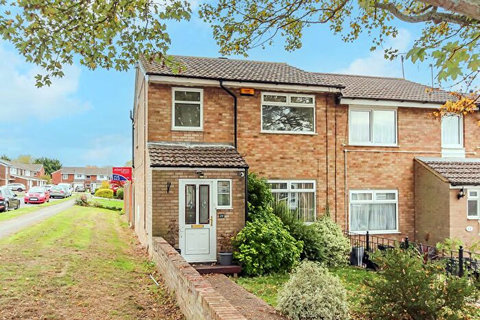 3 Bedroom Semi-Detached House For Sale In Blaydon Walk, Wellingborough, NN8